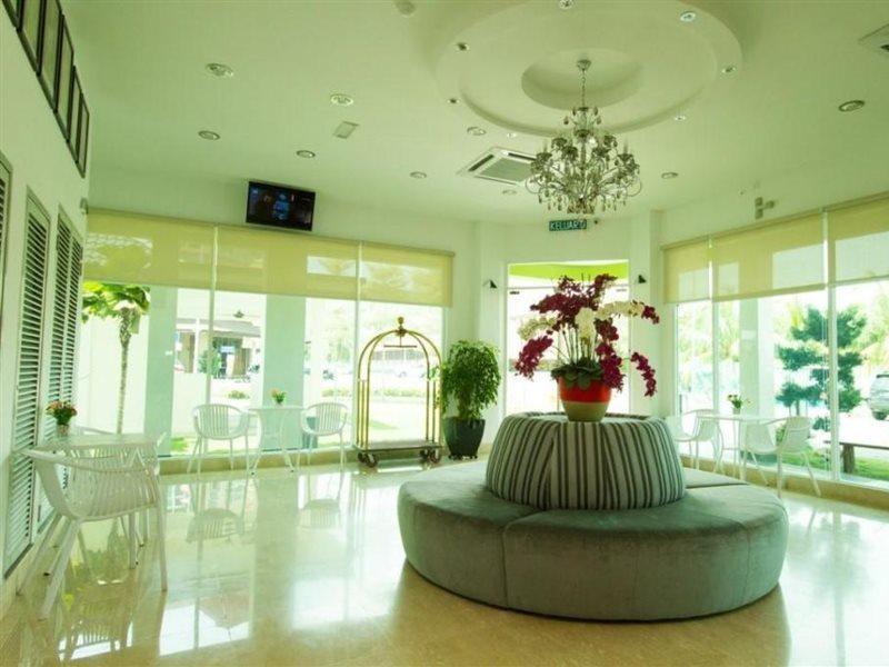 Aurora Boutique Hotel Bahau Exterior photo
